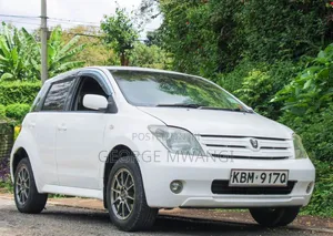 Toyota IST 2004 White