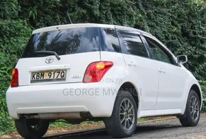 Toyota IST 2004 White