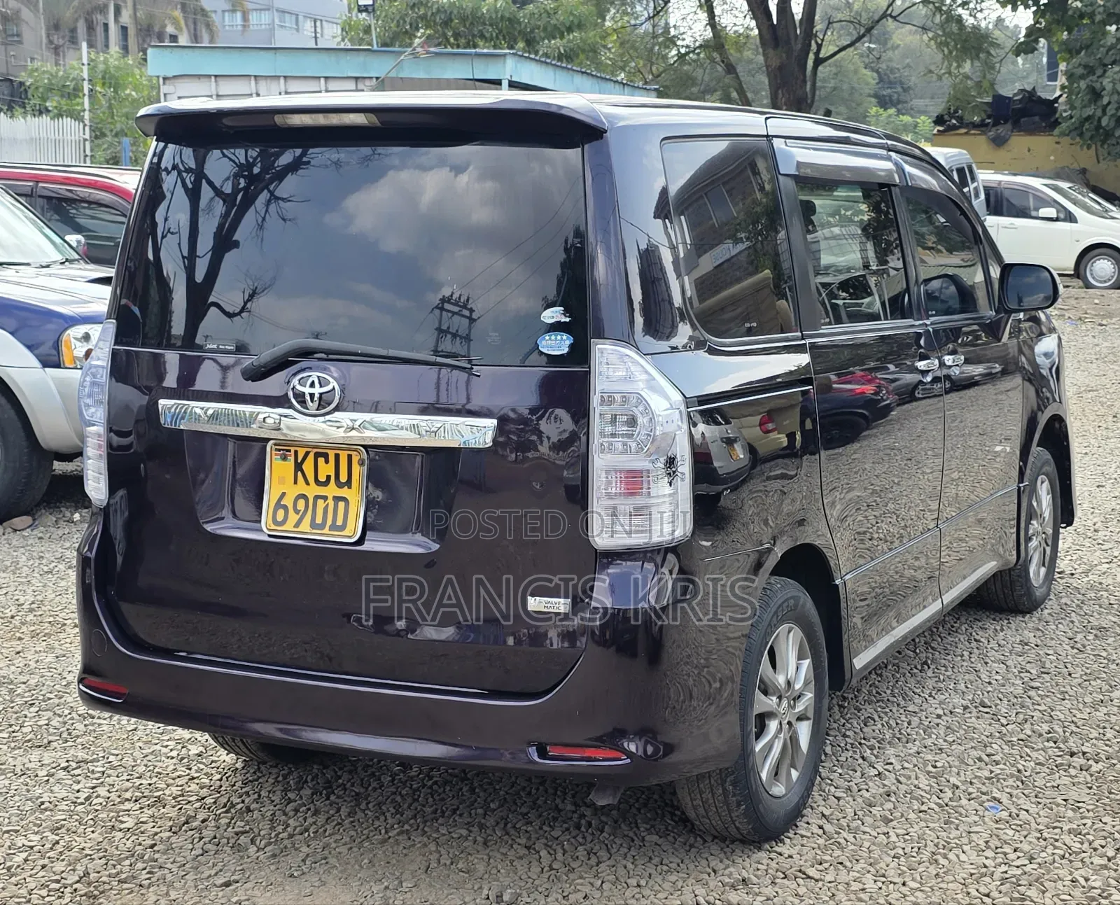 Toyota Voxy 2012 Brown
