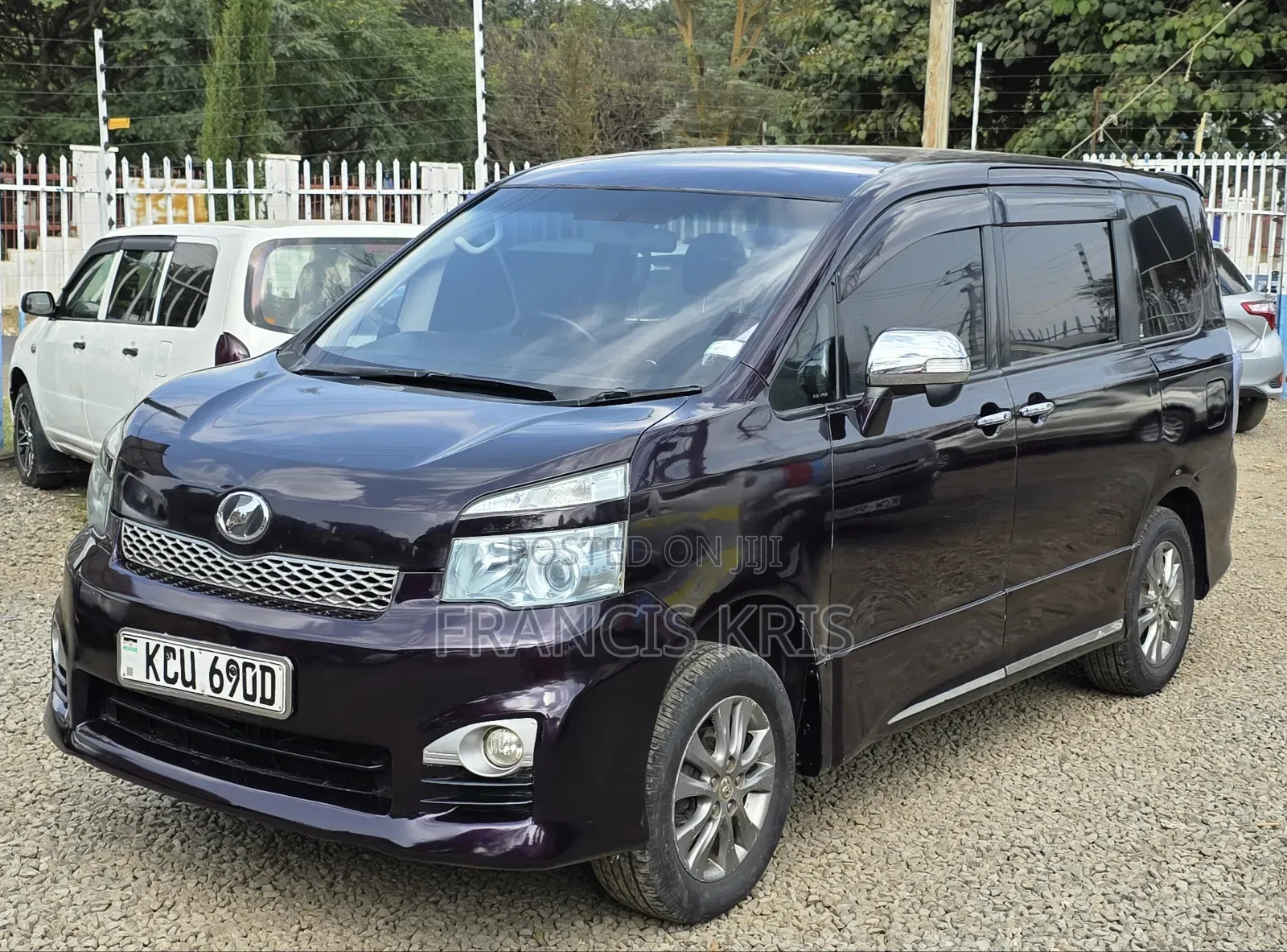 Toyota Voxy 2012 Brown