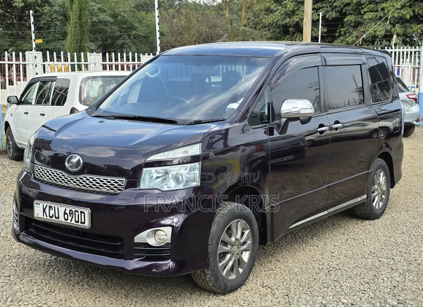 Toyota Voxy 2012 Brown