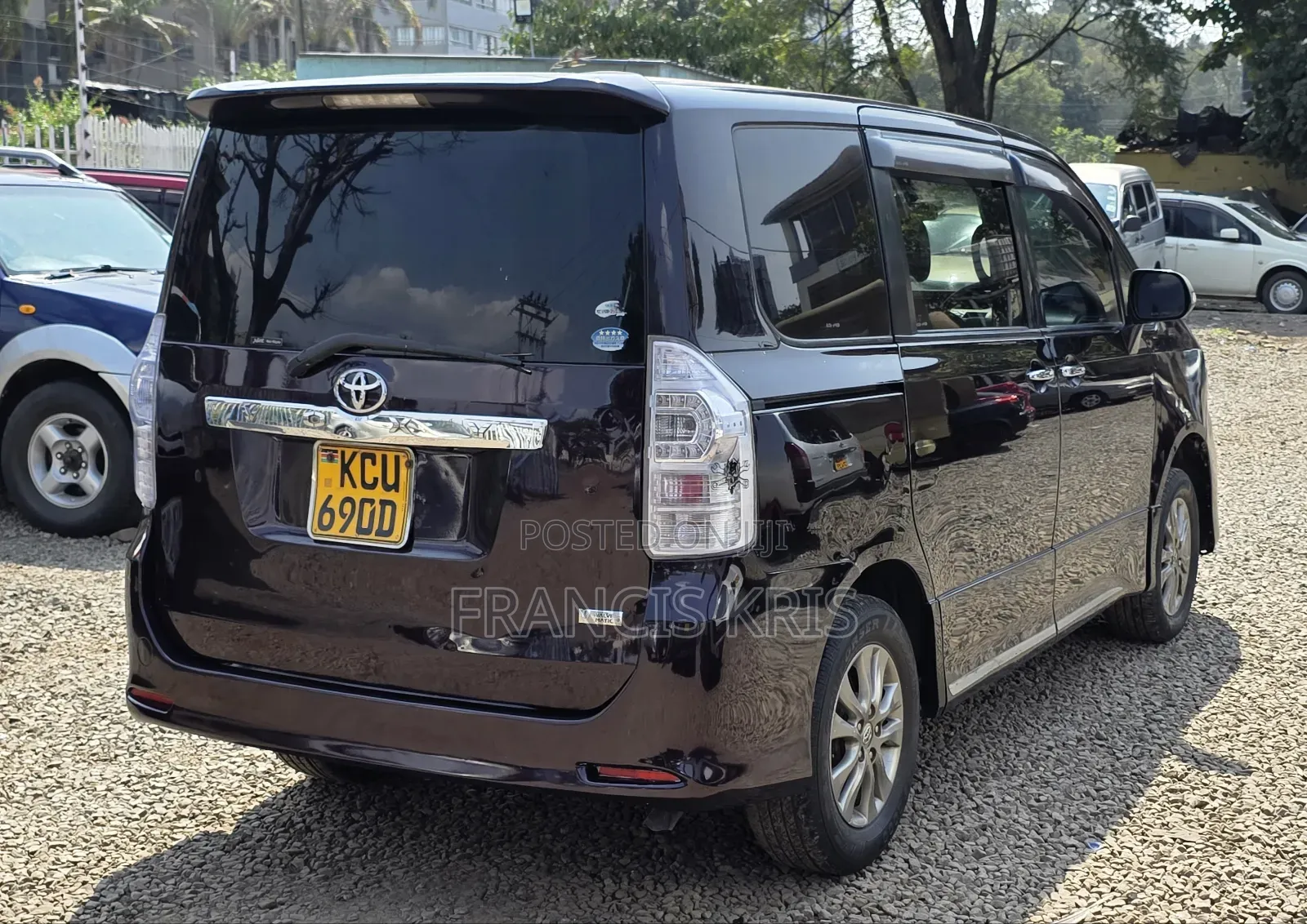 Toyota Voxy 2012 Brown