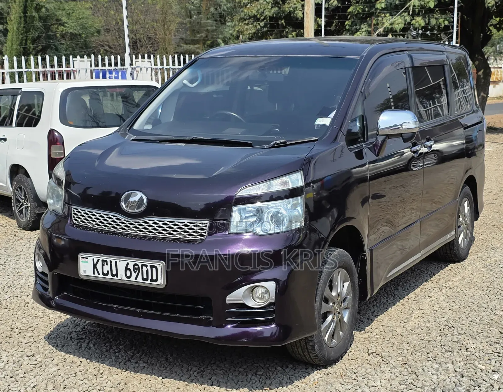 Toyota Voxy 2012 Brown