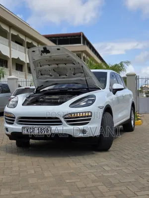Porsche Cayenne 2013 White