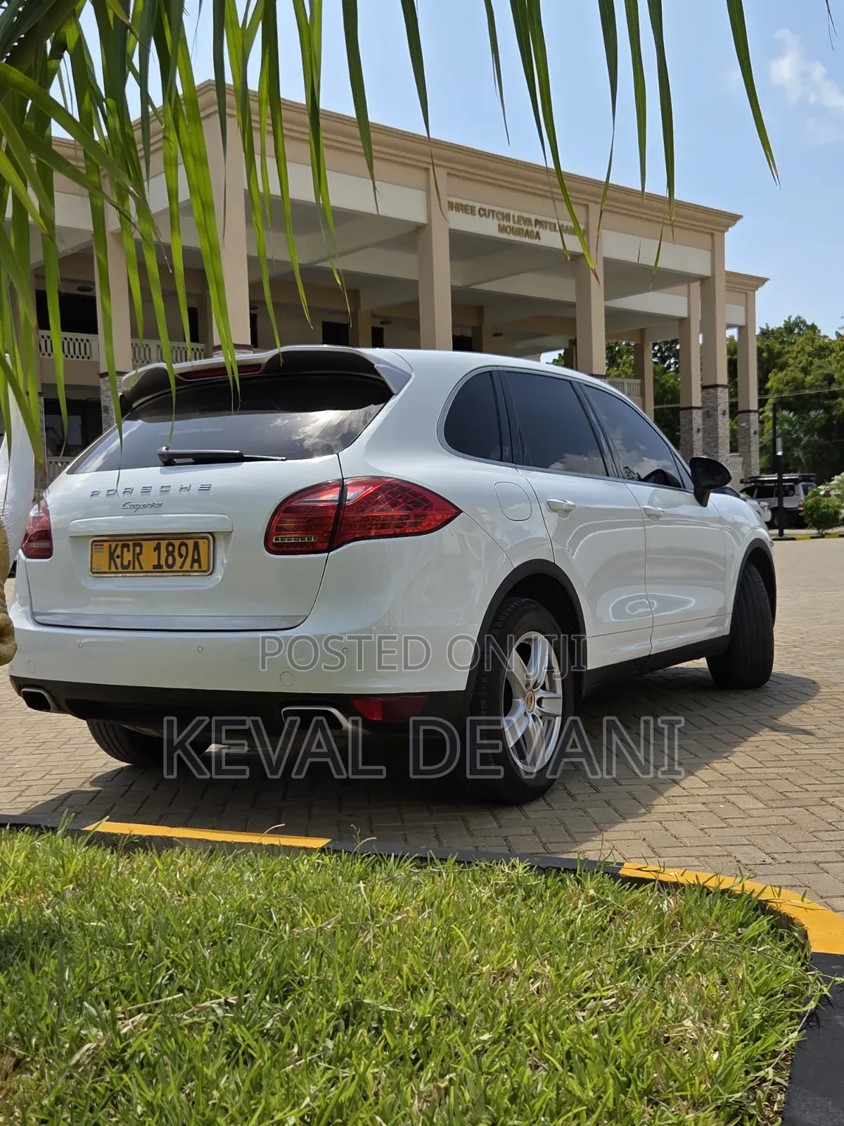 Porsche Cayenne 2013 White