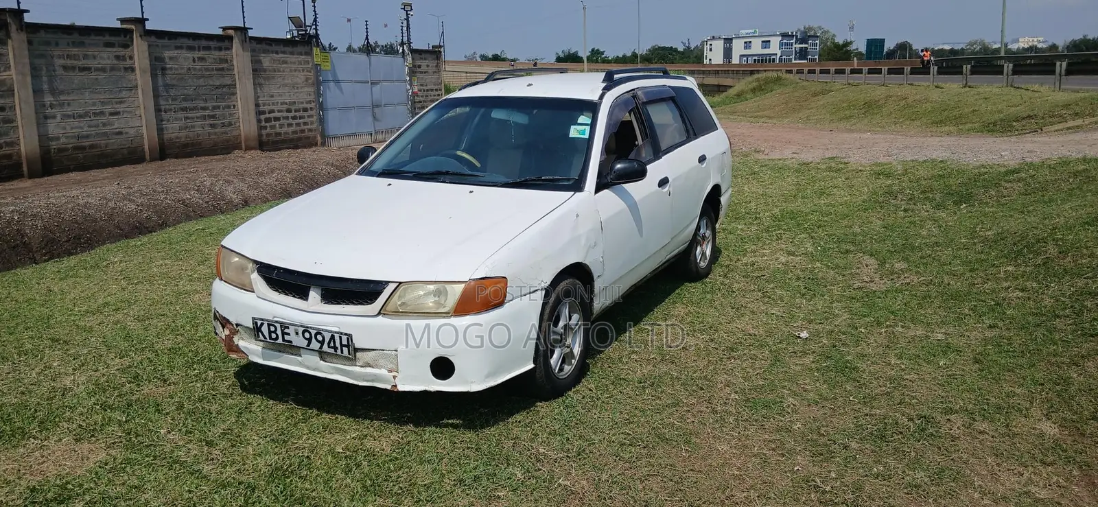 Nissan Wingroad 2001 Red