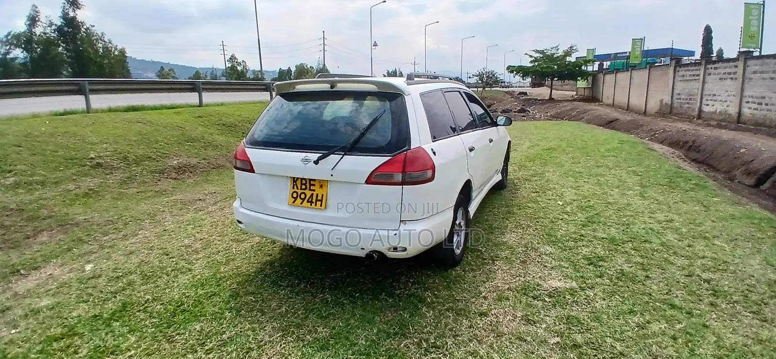 Nissan Wingroad 2001 Red
