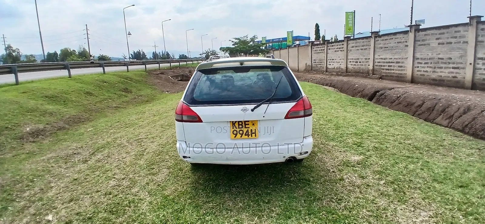 Nissan Wingroad 2001 Red
