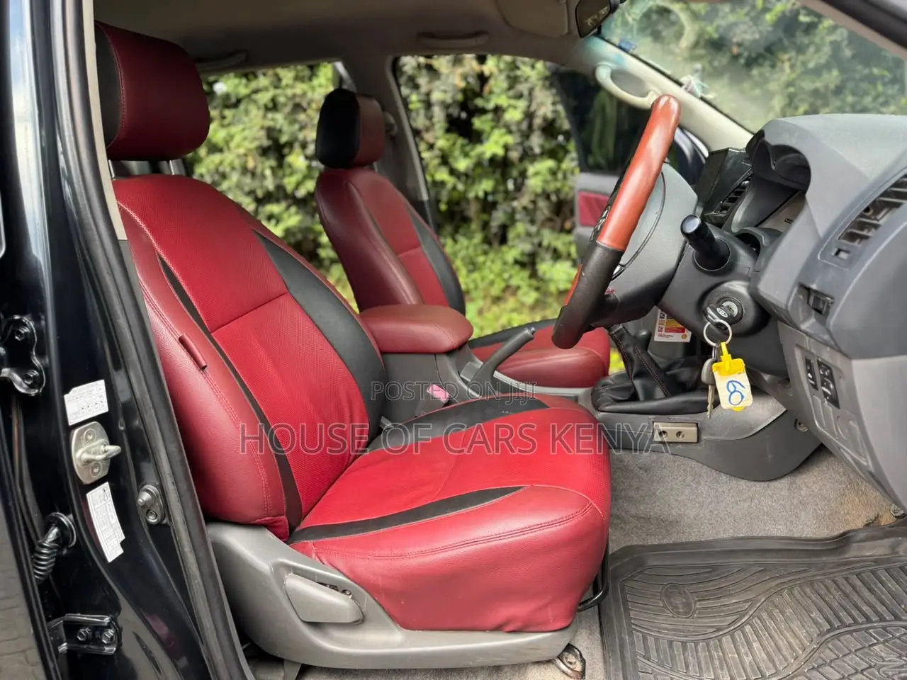 Toyota Hilux 2012 Black