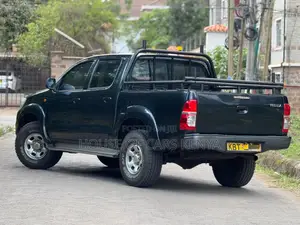 Toyota Hilux 2012 Black