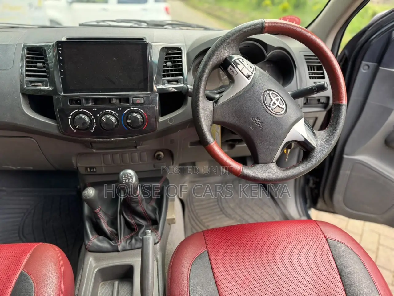 Toyota Hilux 2012 Black