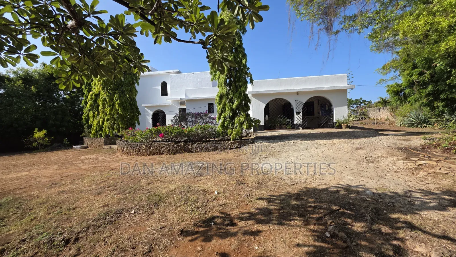 4bdrm Villa in Shanzu On 1 Acre for sale