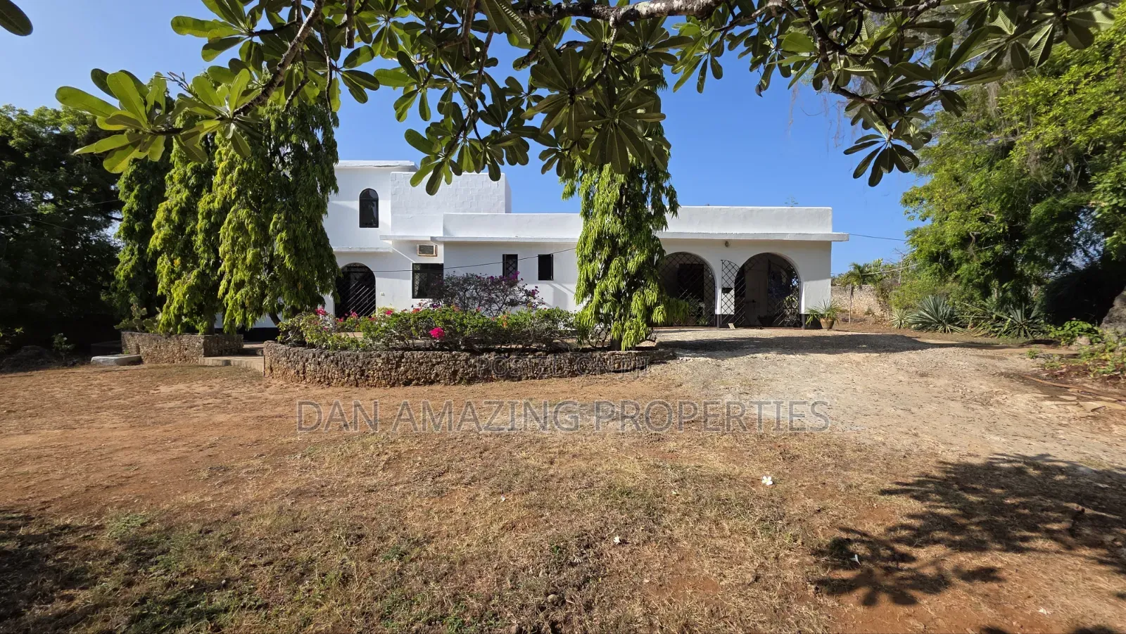 4bdrm Villa in Shanzu On 1 Acre for sale
