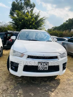 Mitsubishi Outlander 2011 White