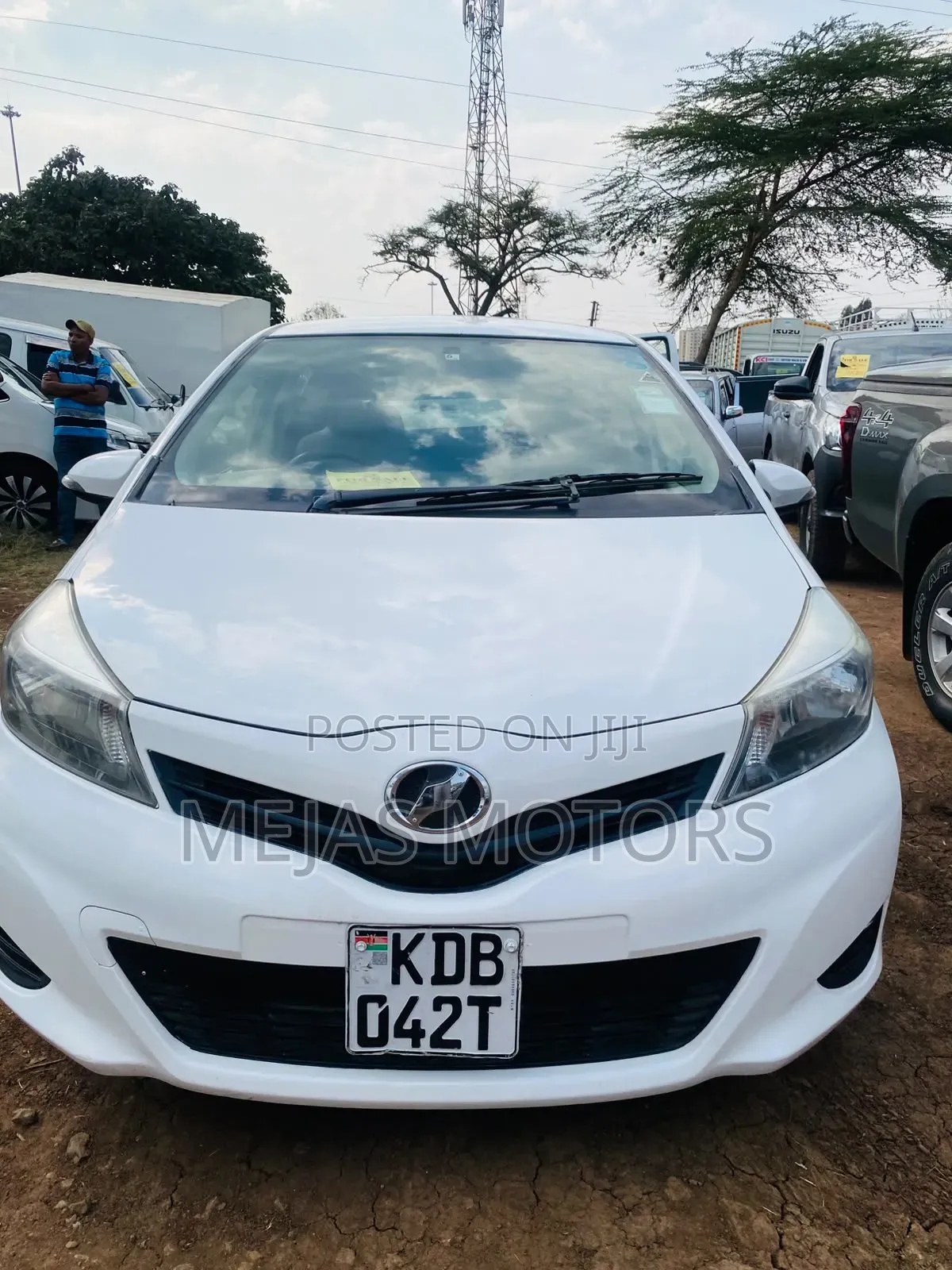 Toyota Vitz 2013 White