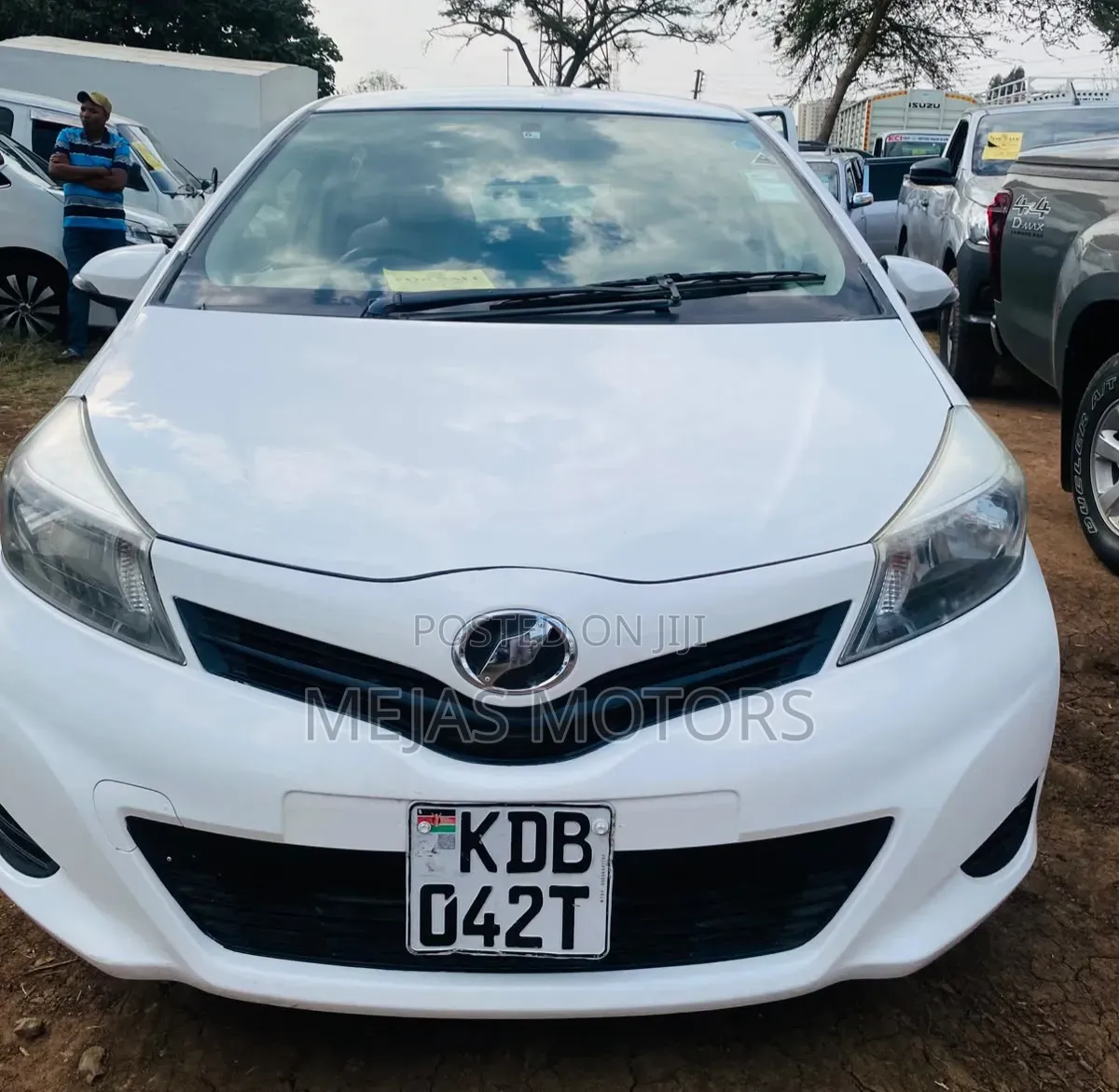 Toyota Vitz 2013 White