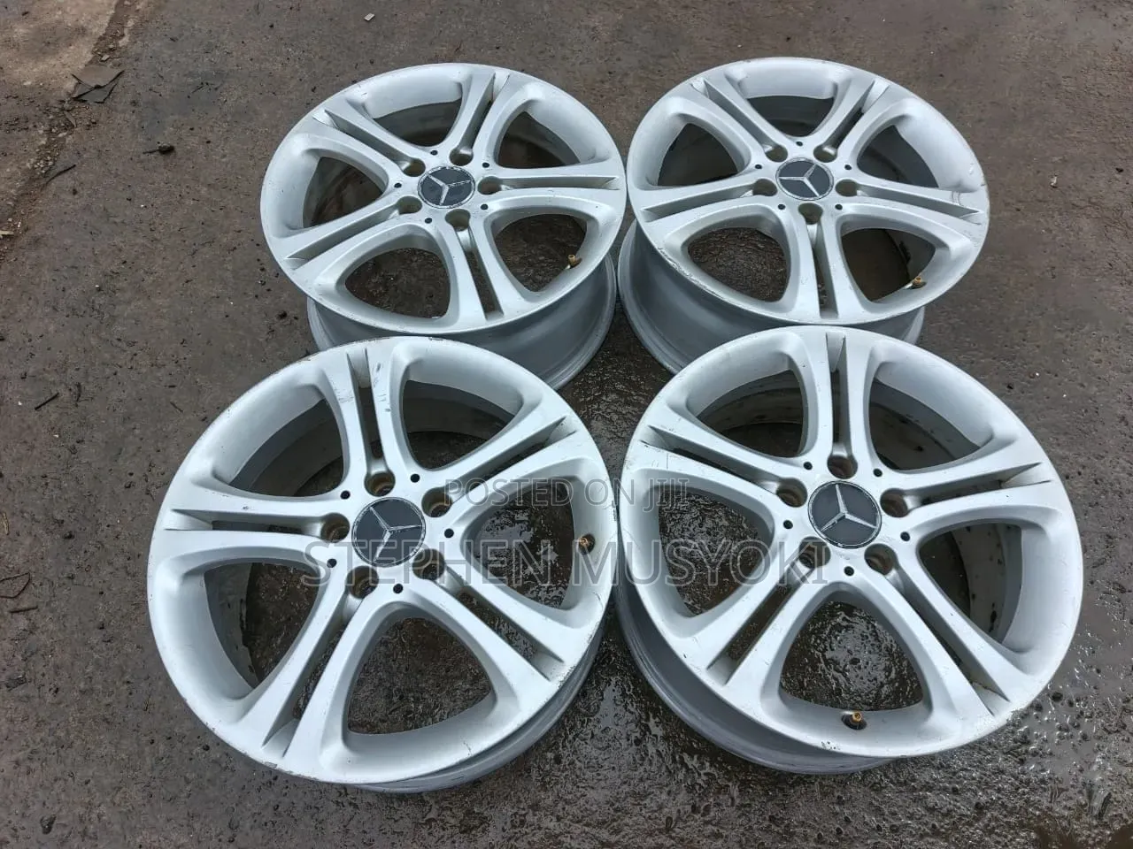 Mercedes Benz C200, C180,e250, C300,size 17inch Wheels