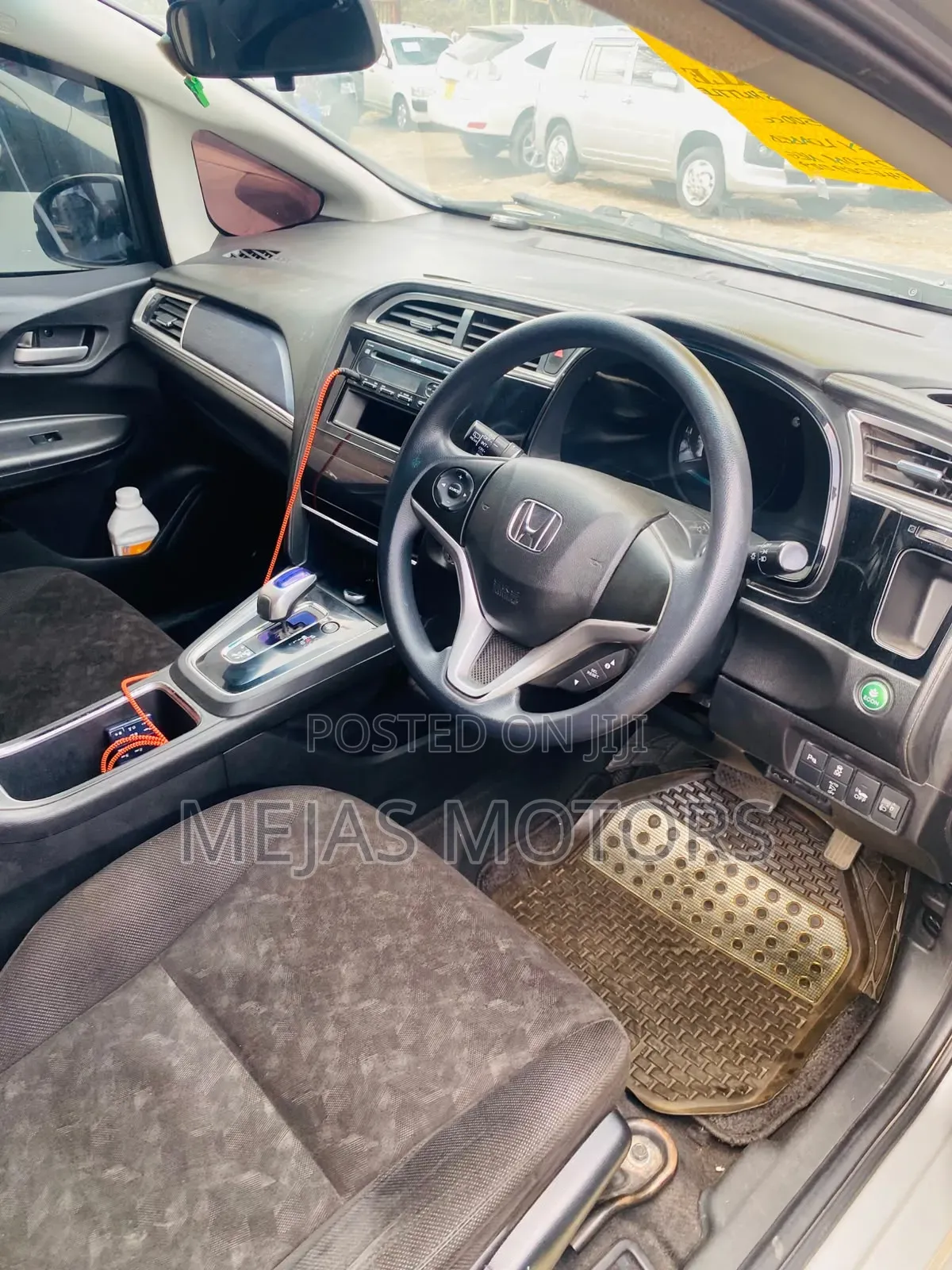 Honda Fit Shuttle 2016 Silver