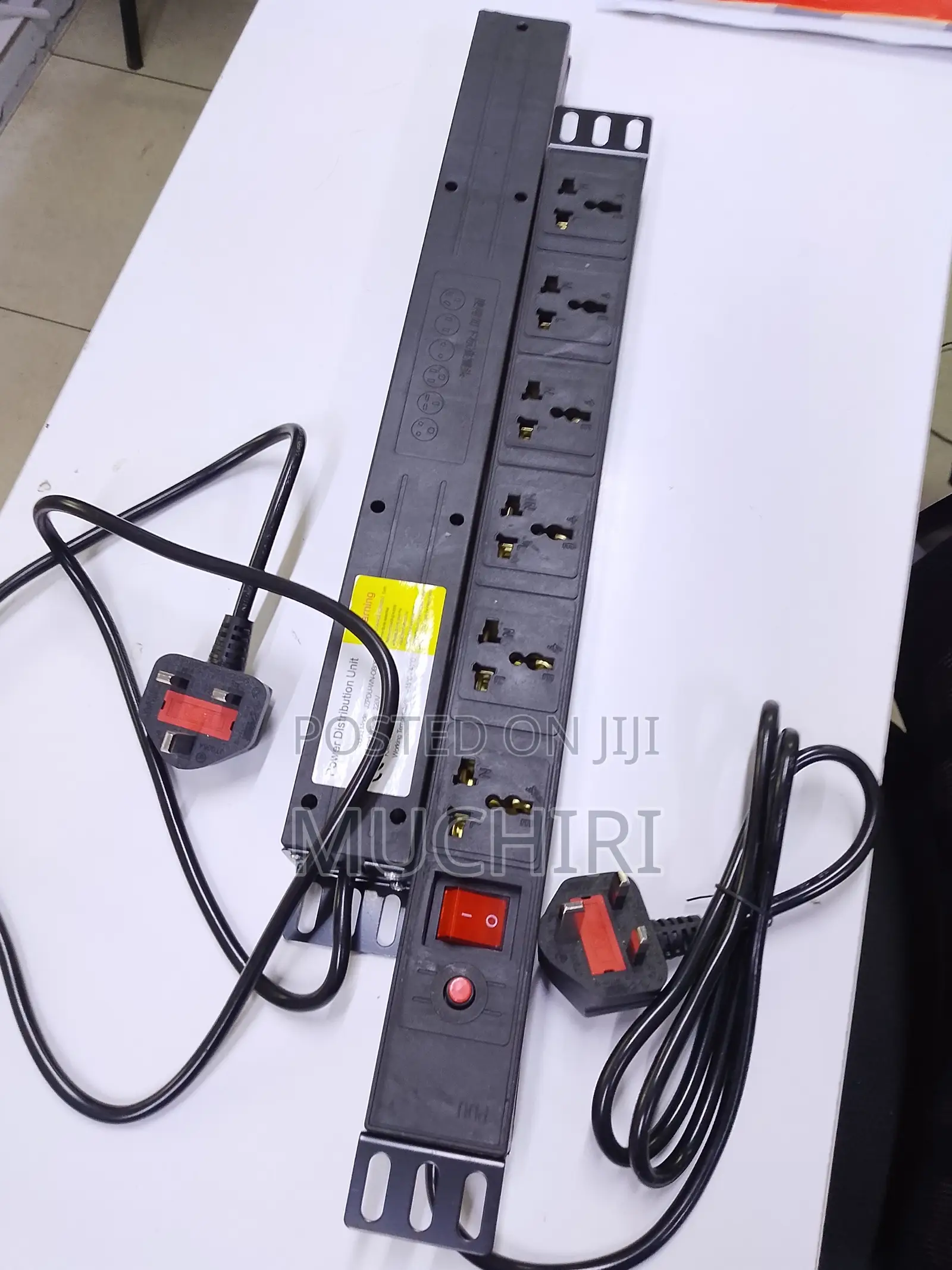 6 Way Black Cabinet Power Distribution Unit – Pdu