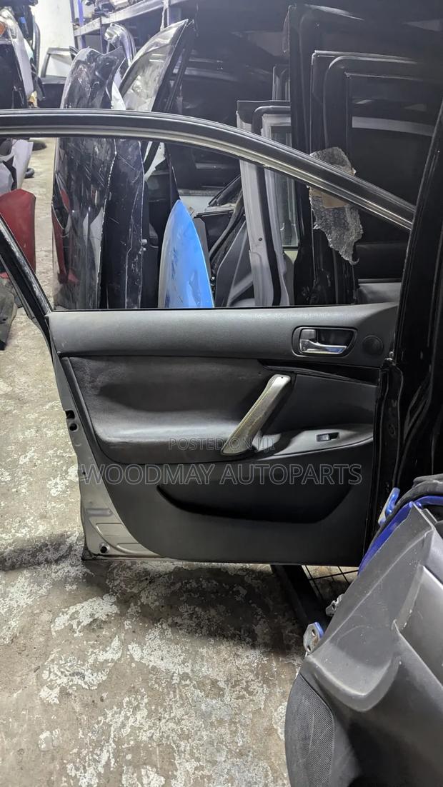 Toyota Allion 240 Front Door - thumbnail 3