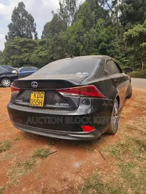 Lexus IS 2017 Black