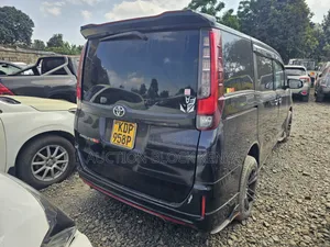 Toyota Noah 2016 Black