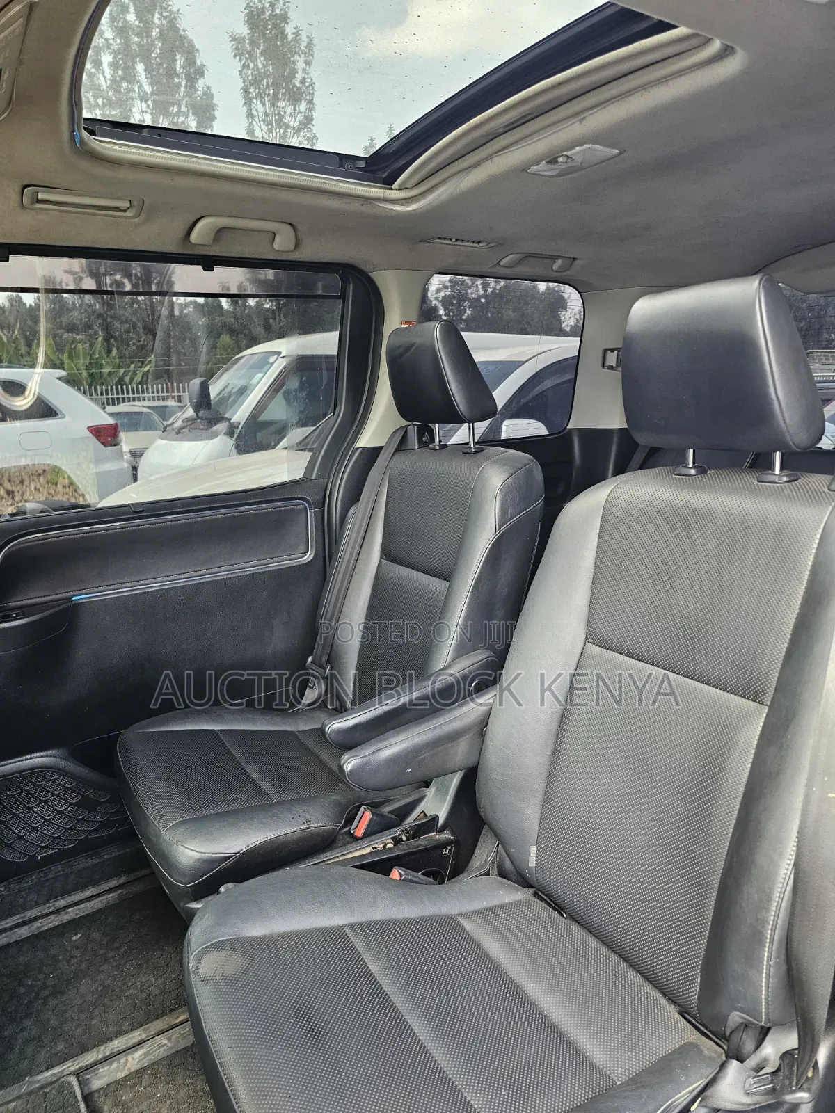 Toyota Noah 2016 Black