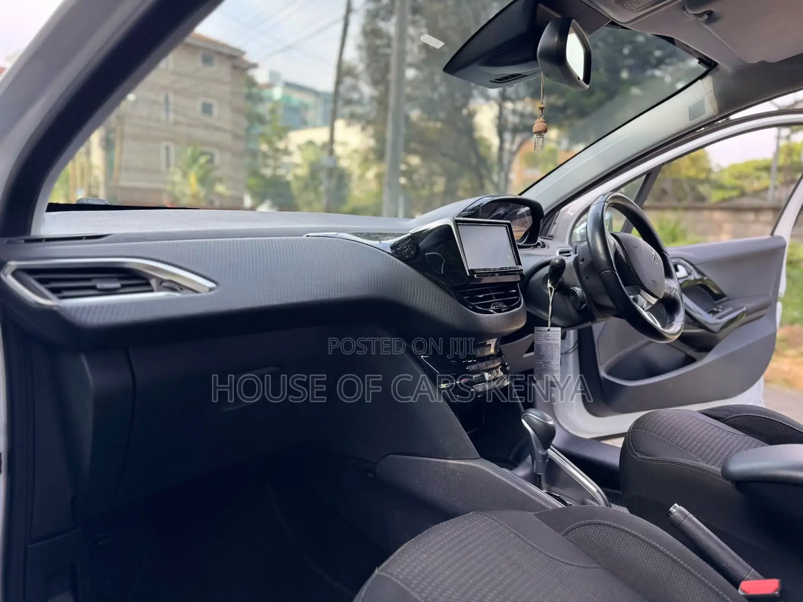 Peugeot 208 2017 White