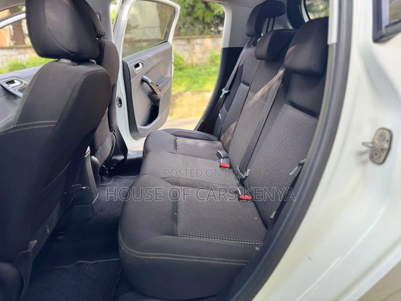 Peugeot 208 2017 White