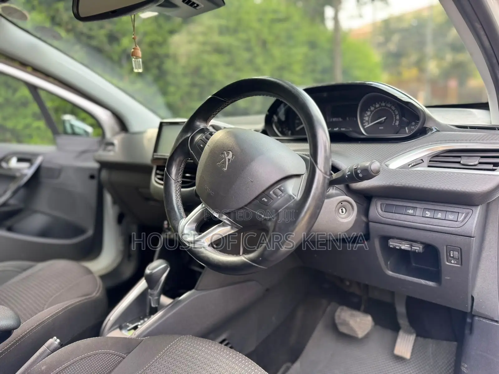 Peugeot 208 2017 White