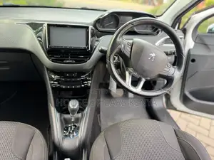 Peugeot 208 2017 White