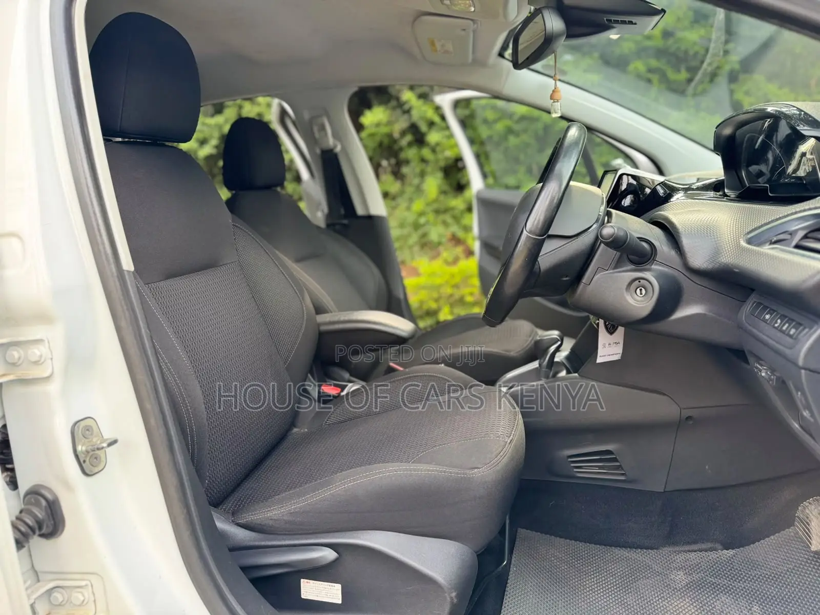 Peugeot 208 2017 White