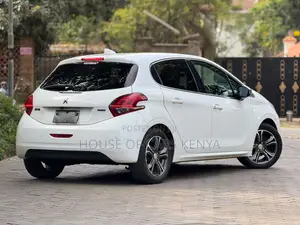 Peugeot 208 2017 White