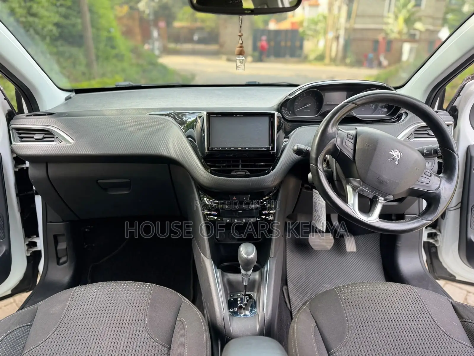 Peugeot 208 2017 White