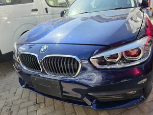 BMW 118i 2018 Blue