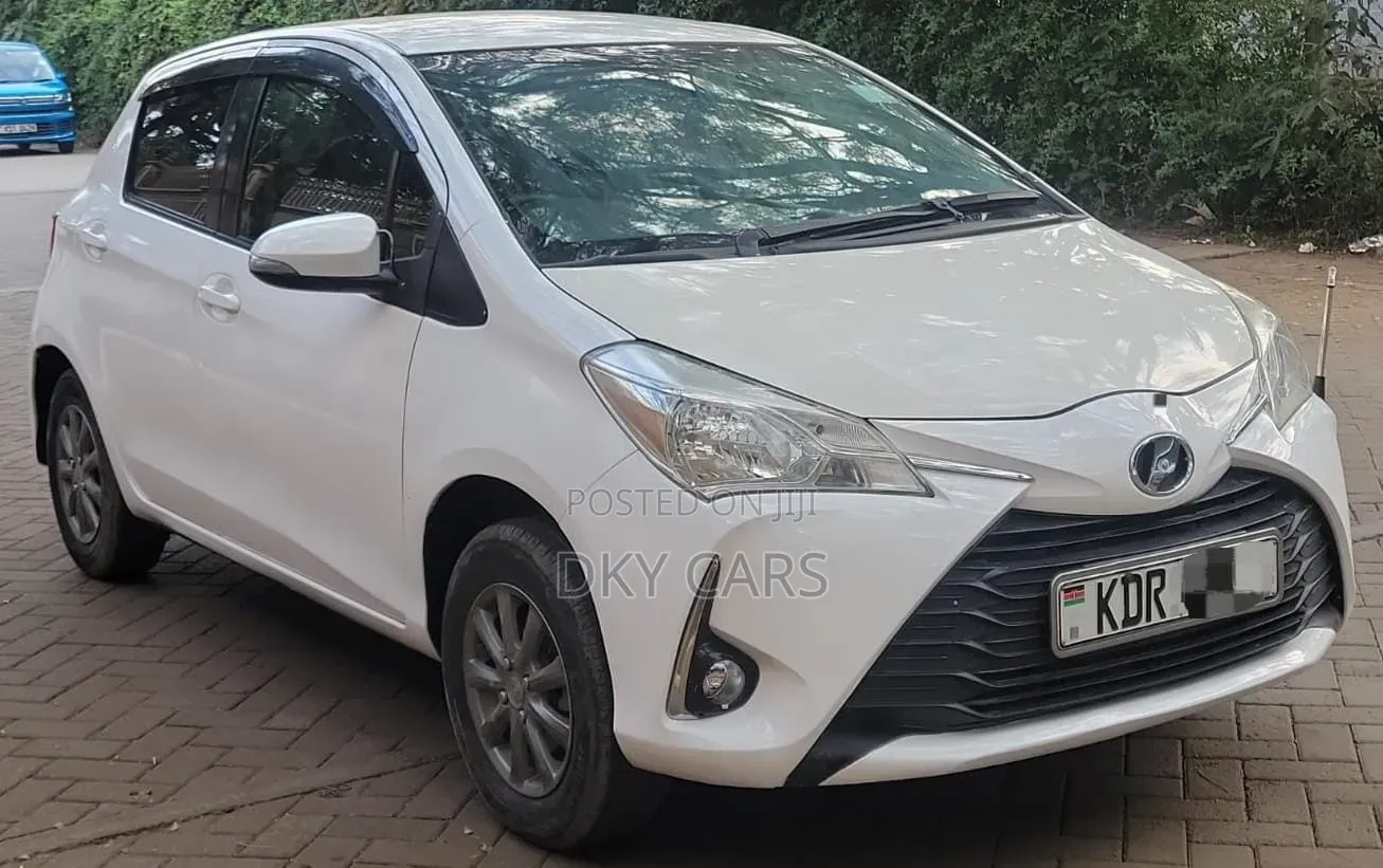 Toyota Vitz 2017 White