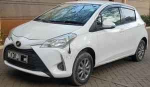 Toyota Vitz 2017 White