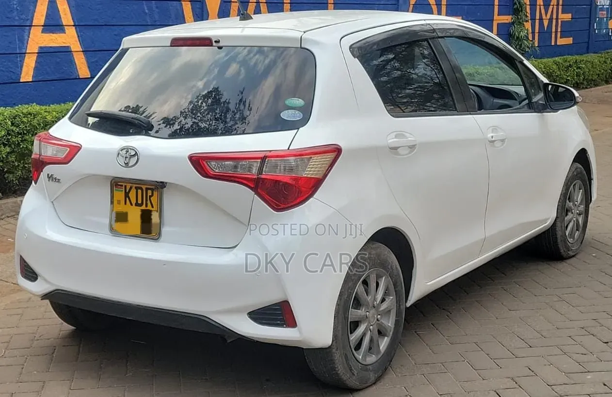 Toyota Vitz 2017 White