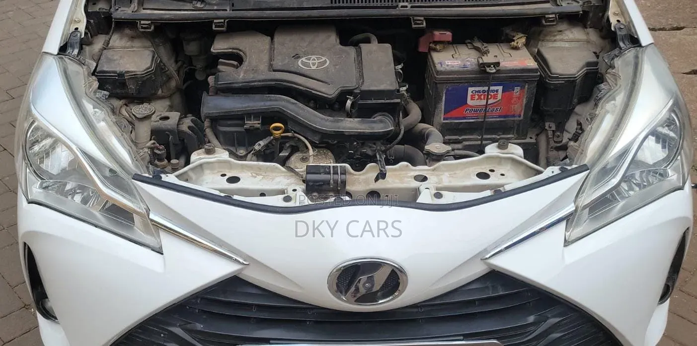 Toyota Vitz 2017 White