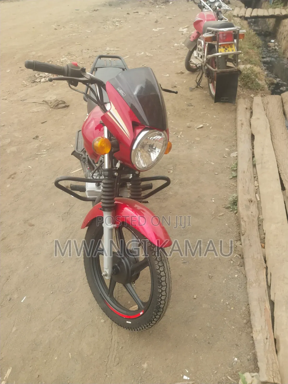 TVS HLX Plus ES 2026 Red