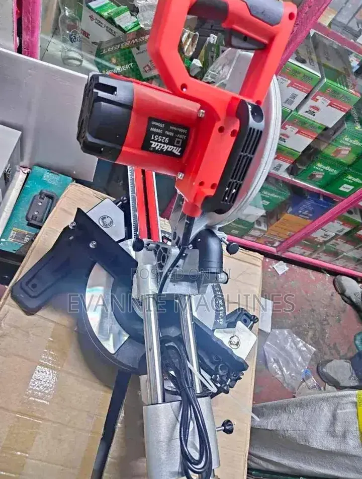 Makita Electric Sliding Mitre Saw 3000w