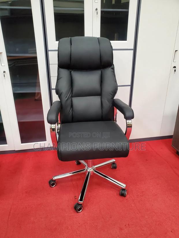 Black Executive Swivel Office Chair