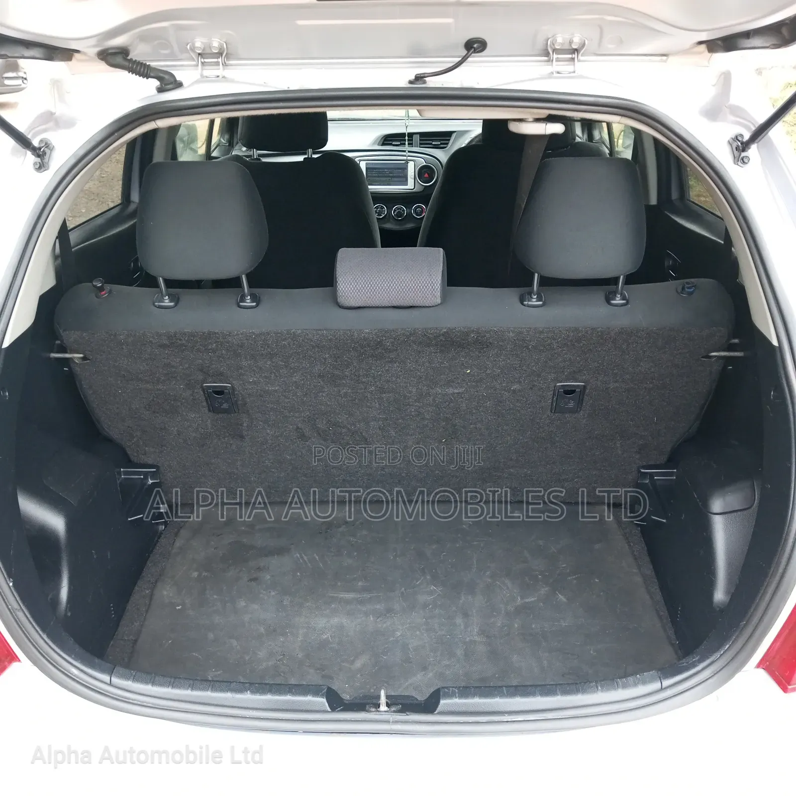 Toyota Vitz 2013 White
