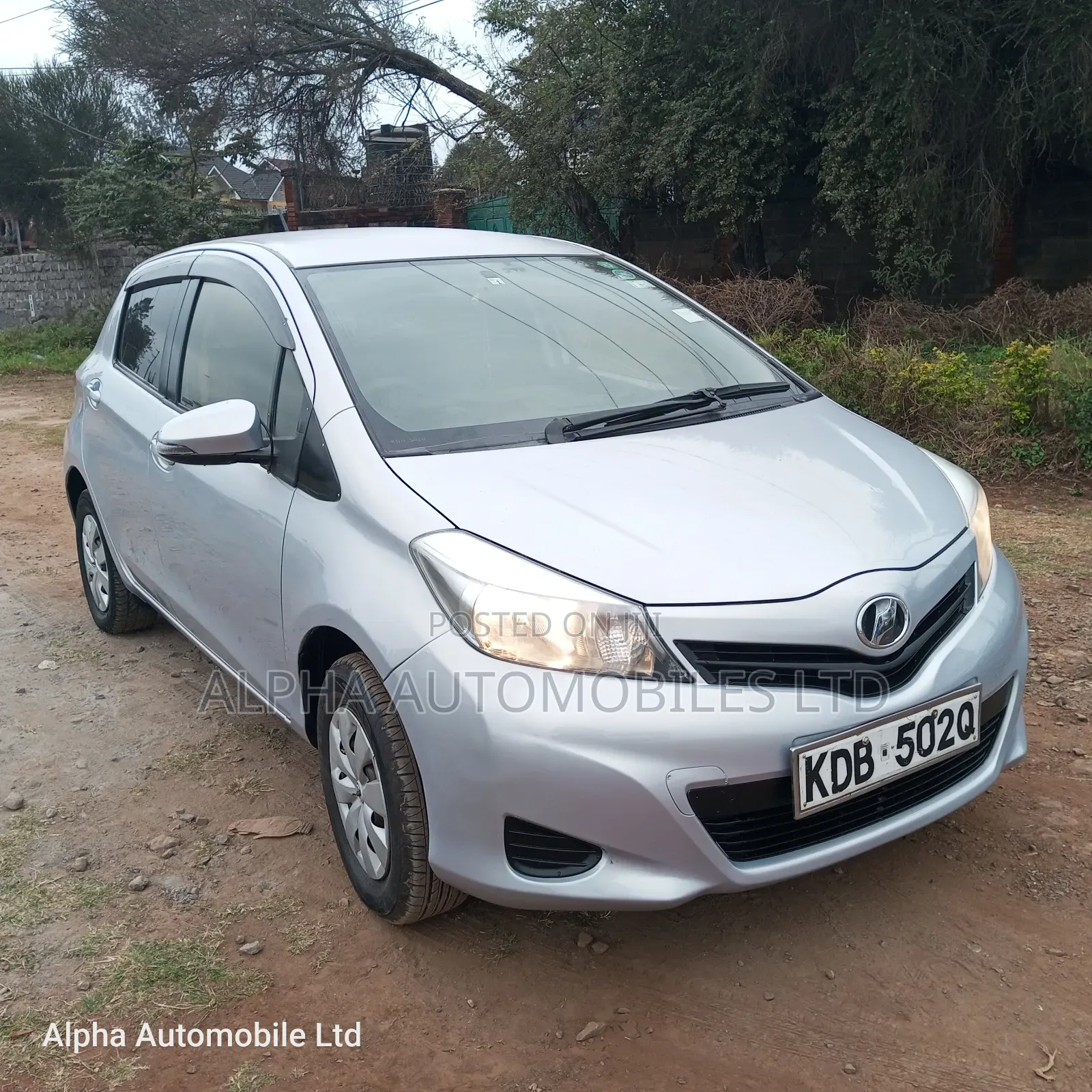 Toyota Vitz 2013 White