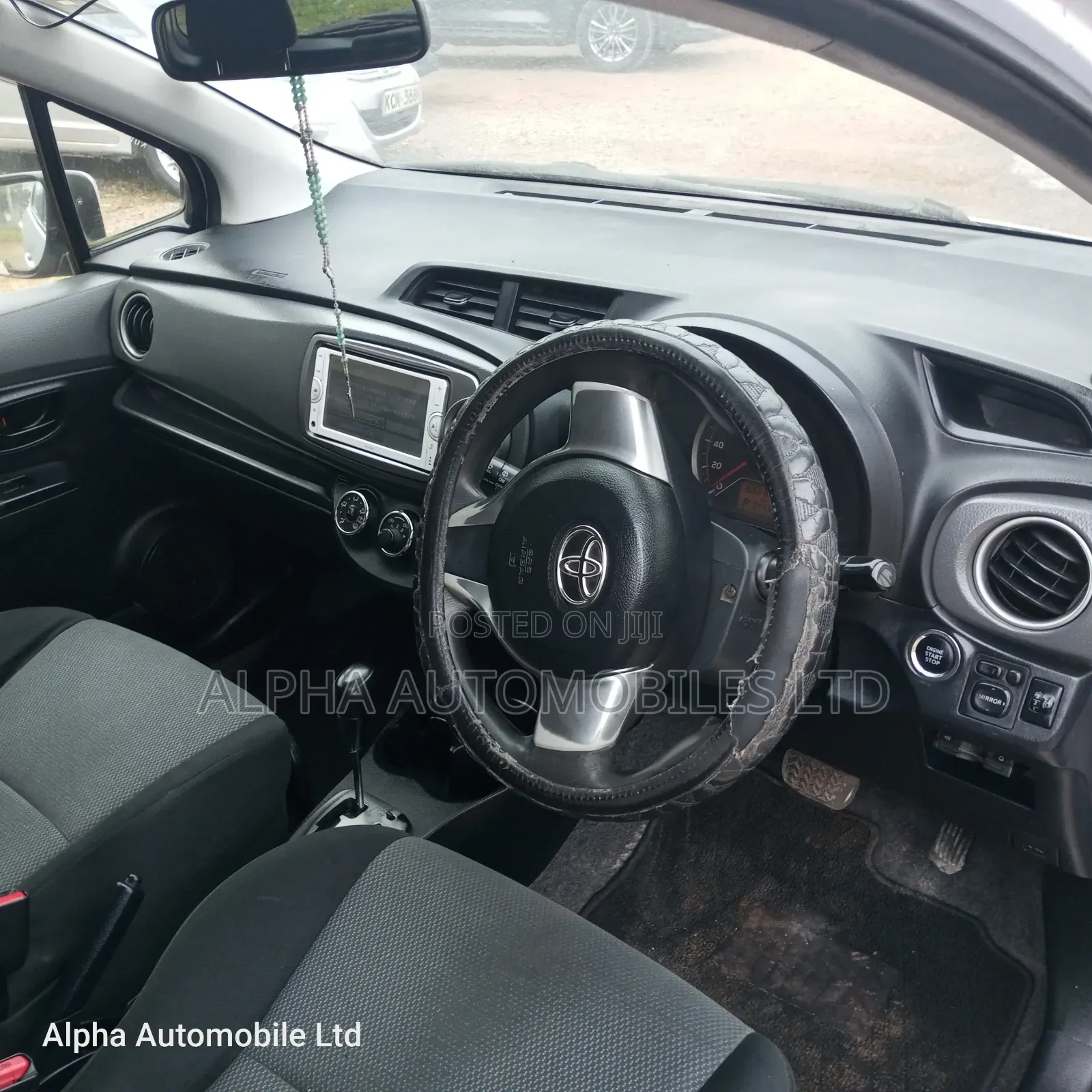 Toyota Vitz 2013 White