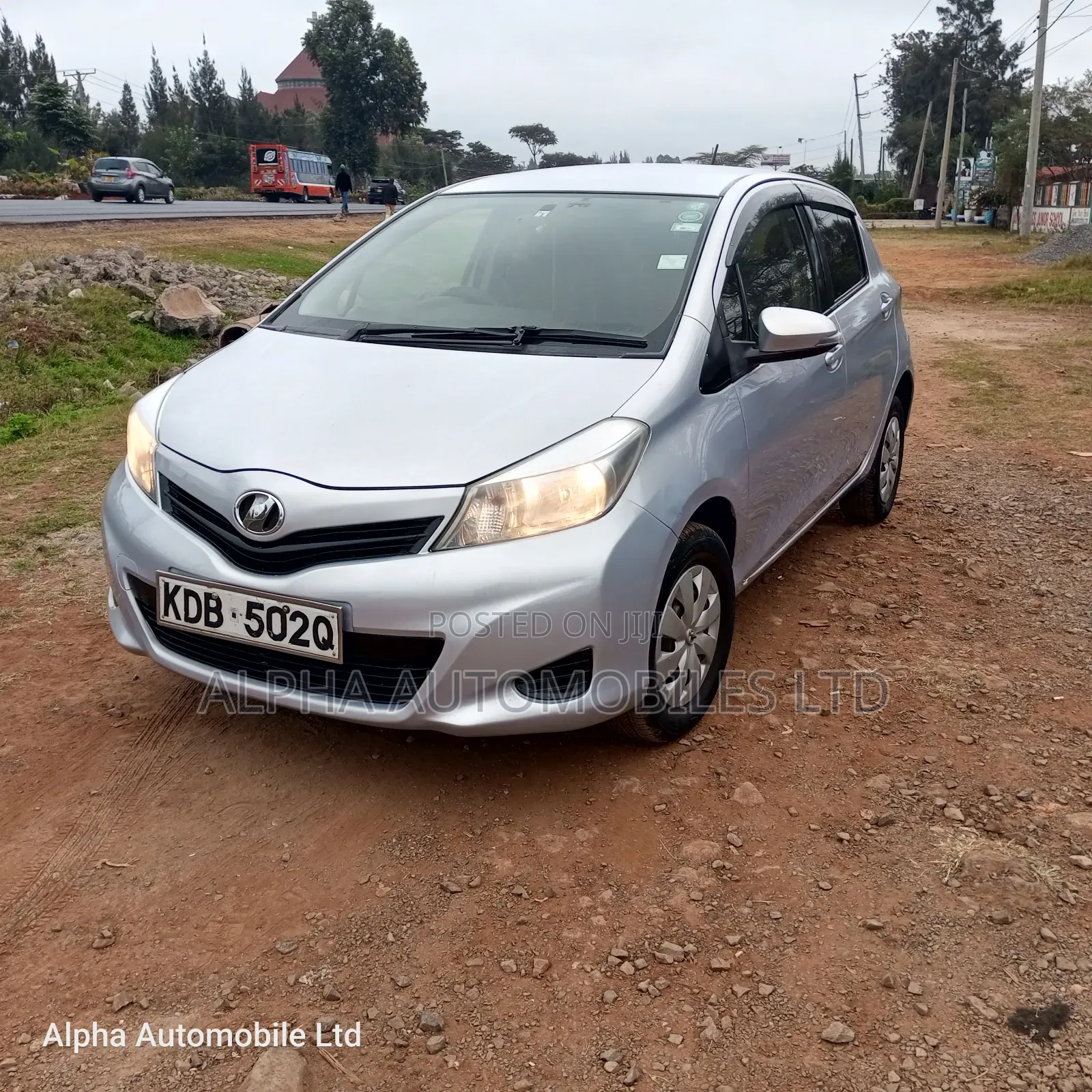 Toyota Vitz 2013 White