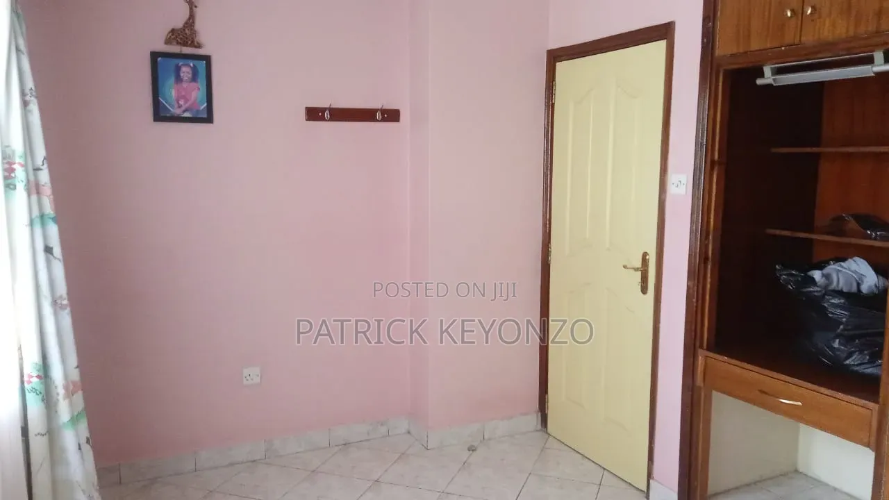 4bdrm Maisonette in Lavion Court, Gateway Mall Area for sale
