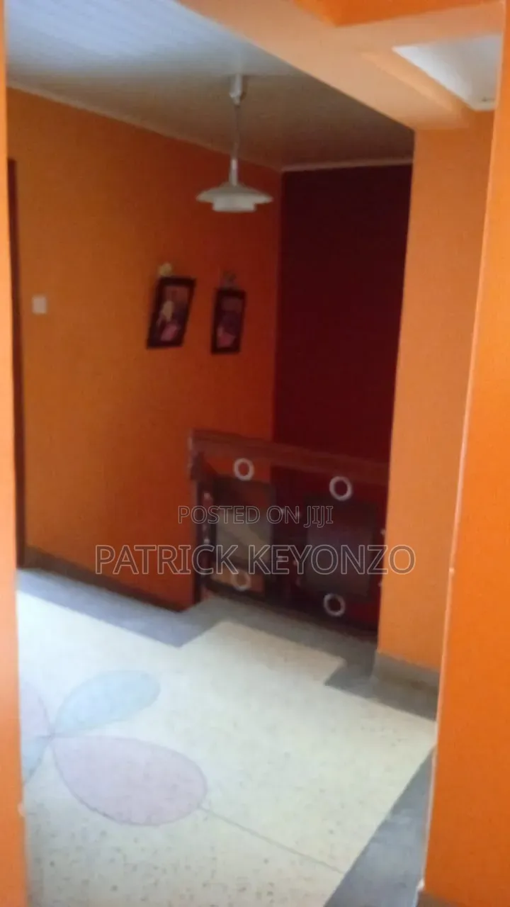 4bdrm Maisonette in Lavion Court, Gateway Mall Area for sale