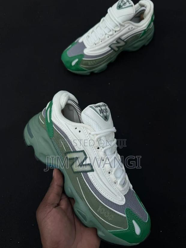 Classic Sneakers - thumbnail 2