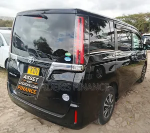 Toyota Esquire 2018 Black